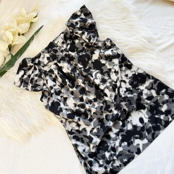 Banana Republic Abstract Flutter Sleeve Blouse Minimalist Black White Work Top - Picture 7 of 11